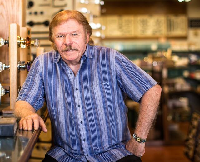 Bryan “Mac” McIntire plans to close his Mac the Antique Plumber store and switch to an all-internet business model.