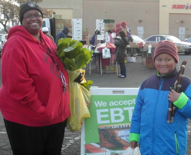 The farmers market on Florin Road accepts CalFresh and EBT

(photo courtesy of Alchemist CDC)
