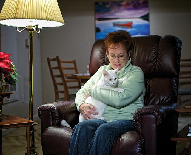 Lynne Powlesland adopted her cat, Frosty, from Agee Memorial 
Wildlife Fund Inc. 