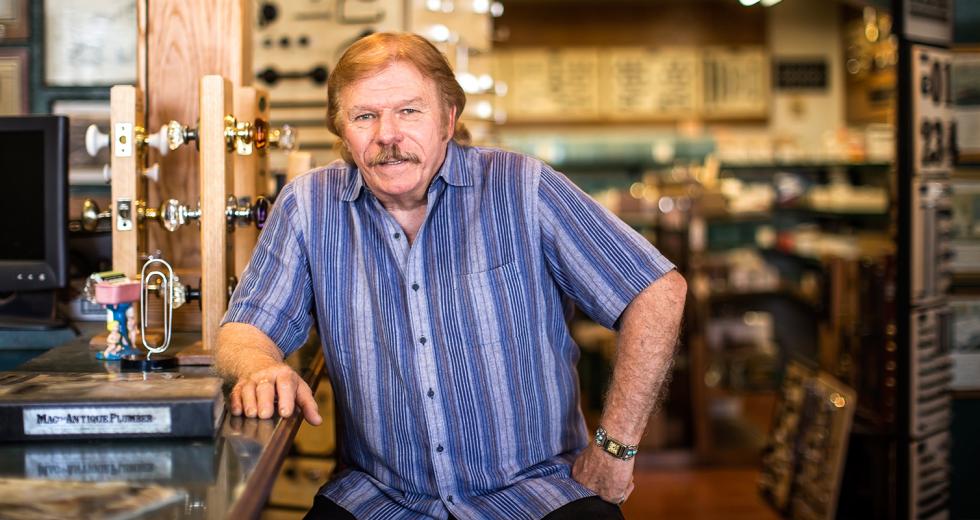 Bryan “Mac” McIntire plans to close his Mac the Antique Plumber store and switch to an all-internet business model.
