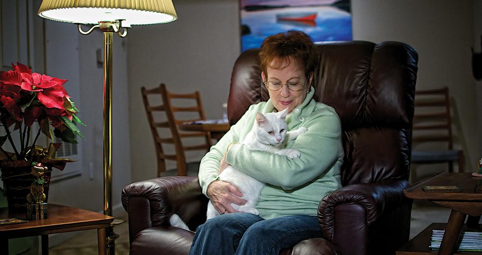Lynne Powlesland adopted her cat, Frosty, from Agee Memorial 
Wildlife Fund Inc. 