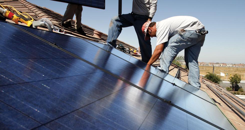 Yes! Construction Services Inc. installs solar panels on homes in Roseville. 