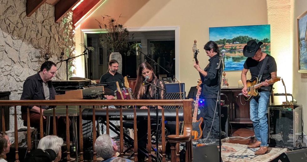 The Katie Knipp Band performs at Theater 5150, a private home owned by Emily and Mark Kassenbrock, on January 10 as part of recording its new live album. (Photo by Phil Kampel)