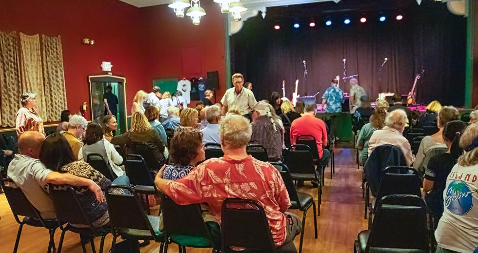 A Palms Playhouse Saturday night crowd at the break during Oakland’s T Sisters’ performance. The Palms holds 210 people, more than the capacity of the original venue in Davis.