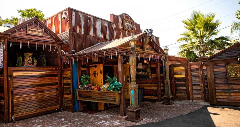 The Powerhouse Pub and adjoining Scarlet’s saloon on Sutter Street in Old Folsom features five bars and a patio area. In 1999, the venue was taken over by new ownership and the building completely refurbished.