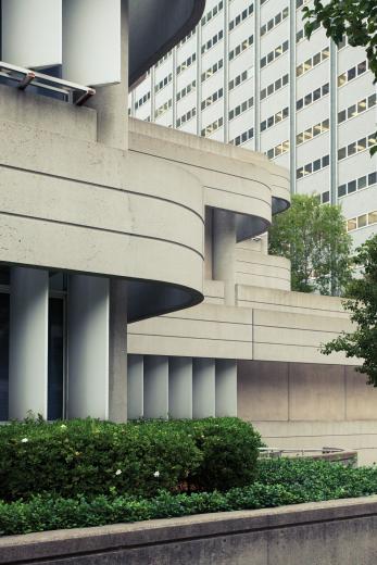 Nacht & Lewis Architects set out to promote efficiency and conservation, supporting cutting-edge research and developing renewable energy resources in its Sacramento office. Designed to maximize natural light and reduce the energy required for artificial illumination, the building is stepped both in plan and in section, creating relatively narrow interior spaces that are flooded with daylight. Nacht & Lewis Architects set out to promote efficiency and conservation, supporting cutting-edge research and developing renewable energy resources in its Sacramento office. Designed to maximize natural light and reduce the energy required for artificial illumination, the building is stepped both in plan and in section, creating relatively narrow interior spaces that are flooded with daylight.