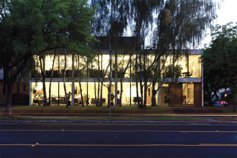 The site was selected for its proximity to the city center and its views into the tranquil, tree-lined streets. To capitalize on the sight lines, the mounding of the building raises the view above the street traffic and provides a transition for the building from the parking and sidewalk levels. The massive window walls express the structure and expose the materials, bringing the outside in and providing uninterrupted views. The site was selected for its proximity to the city center and its views into the tranquil, tree-lined streets. To capitalize on the sight lines, the mounding of the building raises the view above the street traffic and provides a transition for the building from the parking and sidewalk levels. The massive window walls express the structure and expose the materials, bringing the outside in and providing uninterrupted views.