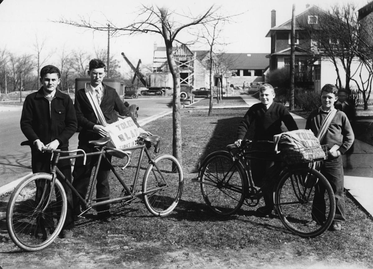 blade_newspaper_carriers_toledo_ohio_approximately_1925_-_dpla_-_222696c0e1ae1d70a0e5dc2fad552122.jpg