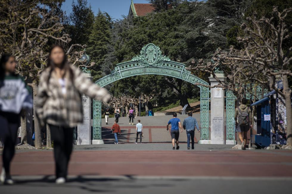 Debt-Free College | Comstock's magazine - Vimarsana News