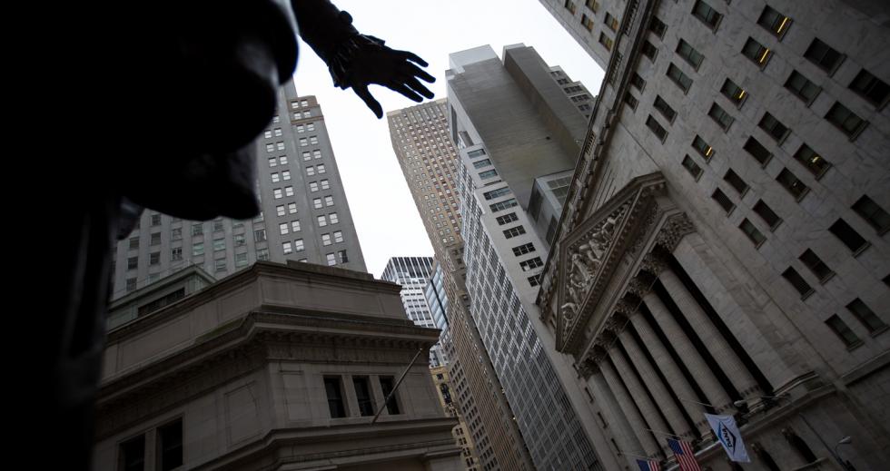 Stocks Rise, Bonds Fall as Traders Weigh Trump’s Economic Plans