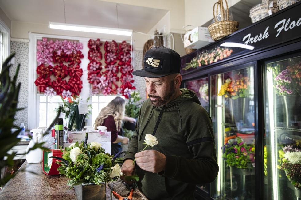 Capital Region Flower Shops Prepare for Unique 2022 Valentine's Day - Vimarsana News