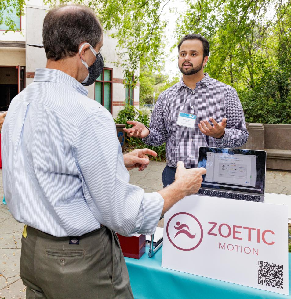 2022 Big Bang! finalist Zeeshan Khan (right), founder of the physical therapy startup Zoetic Motion, spoke with John Selep, president of the AgTech Innovation Alliance.