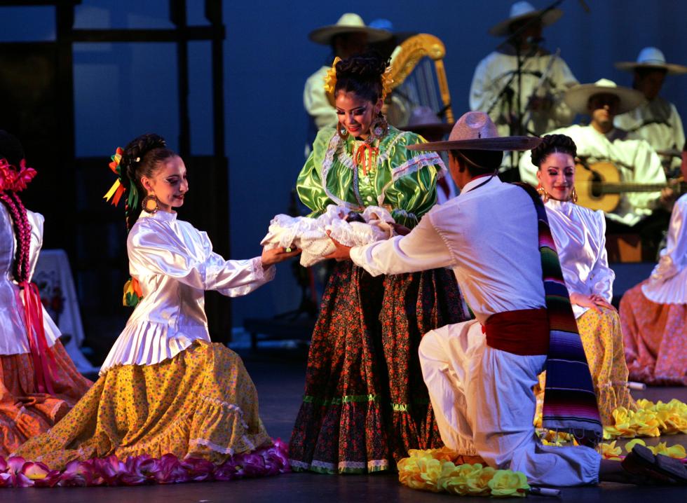 Posada Navideña (Christmas Celebration) | Comstock's magazine