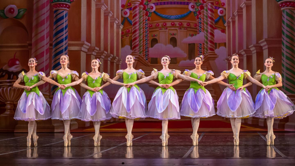 A Sugar Plum Season | Comstock's magazine - Vimarsana News