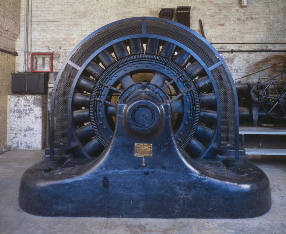 An electric generator in the Folsom Powerhouse. (Shutterstock photo)