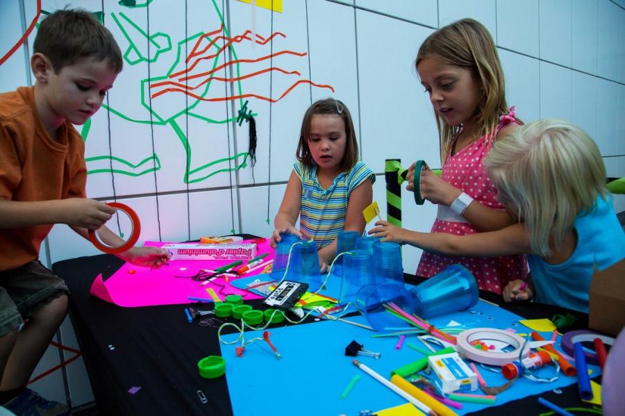 Wonder Lab | Comstock's magazine