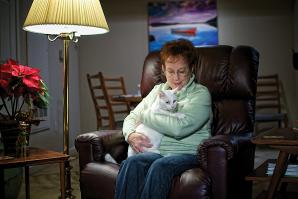 Lynne Powlesland adopted her cat, Frosty, from Agee Memorial 
Wildlife Fund Inc. 